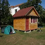 Backpacker Hostel *